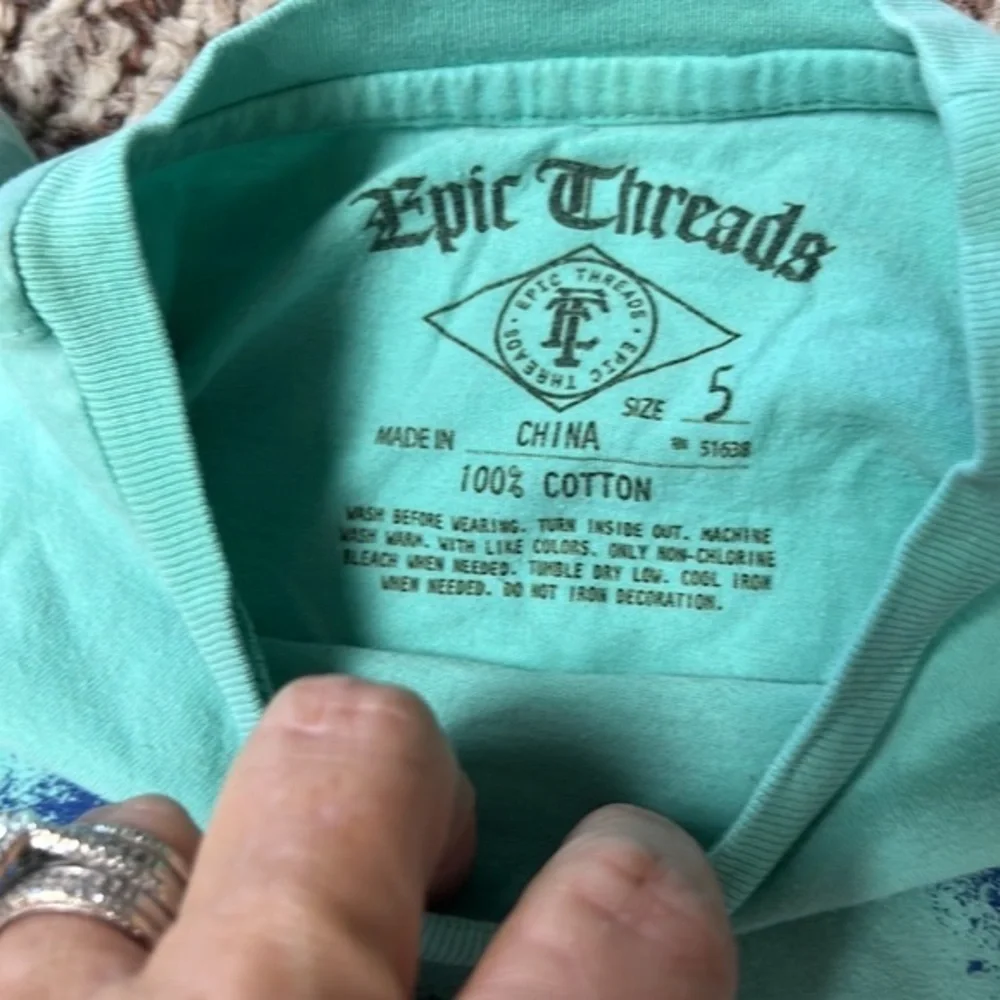 Epic‎ Threads - Picture 3 of 4